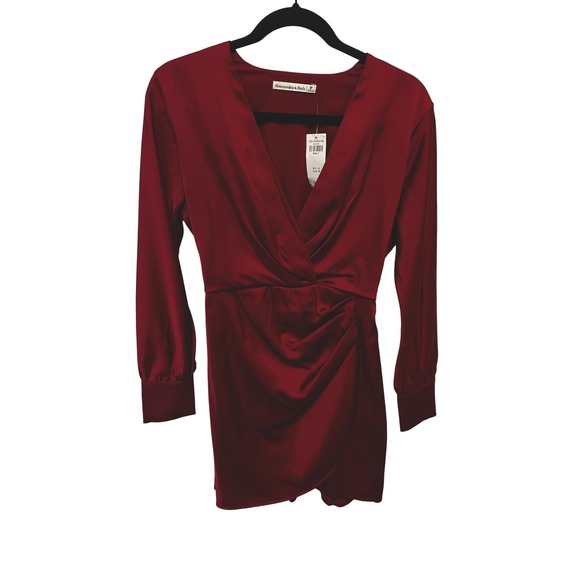 NWT Abercrombie Fitch Long Sleeve Deep V Neck Ruched Satin Mini Dress Red SP - Picture 2 of 5